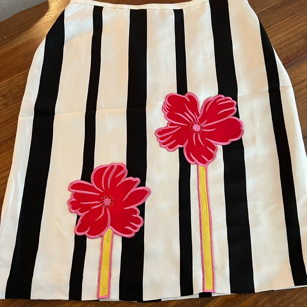 NWT Silk Skirt - White with black stripes, pink flowers. Fully lined. Size 8